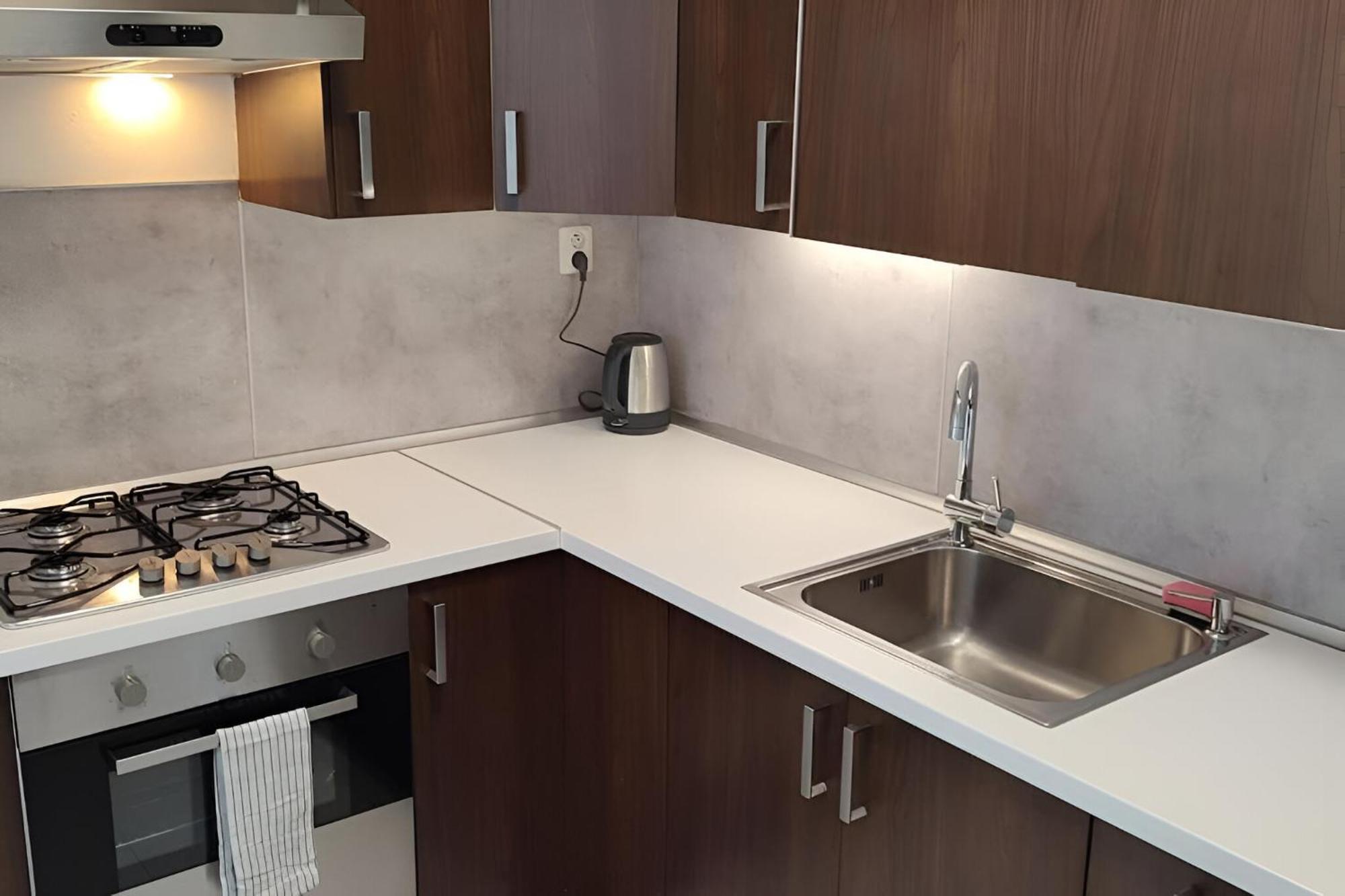 Big And Sunny Apartment With Great Acces To Center Bratislava Exterior foto